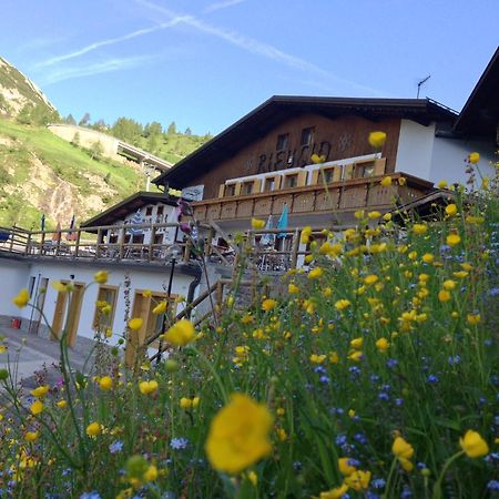 فندق Rifugio Capanna Bill روكا بييتوري المظهر الخارجي الصورة